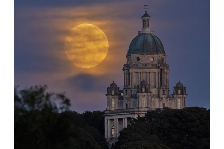 Ashton Memorial Moon Lee Mansfield
